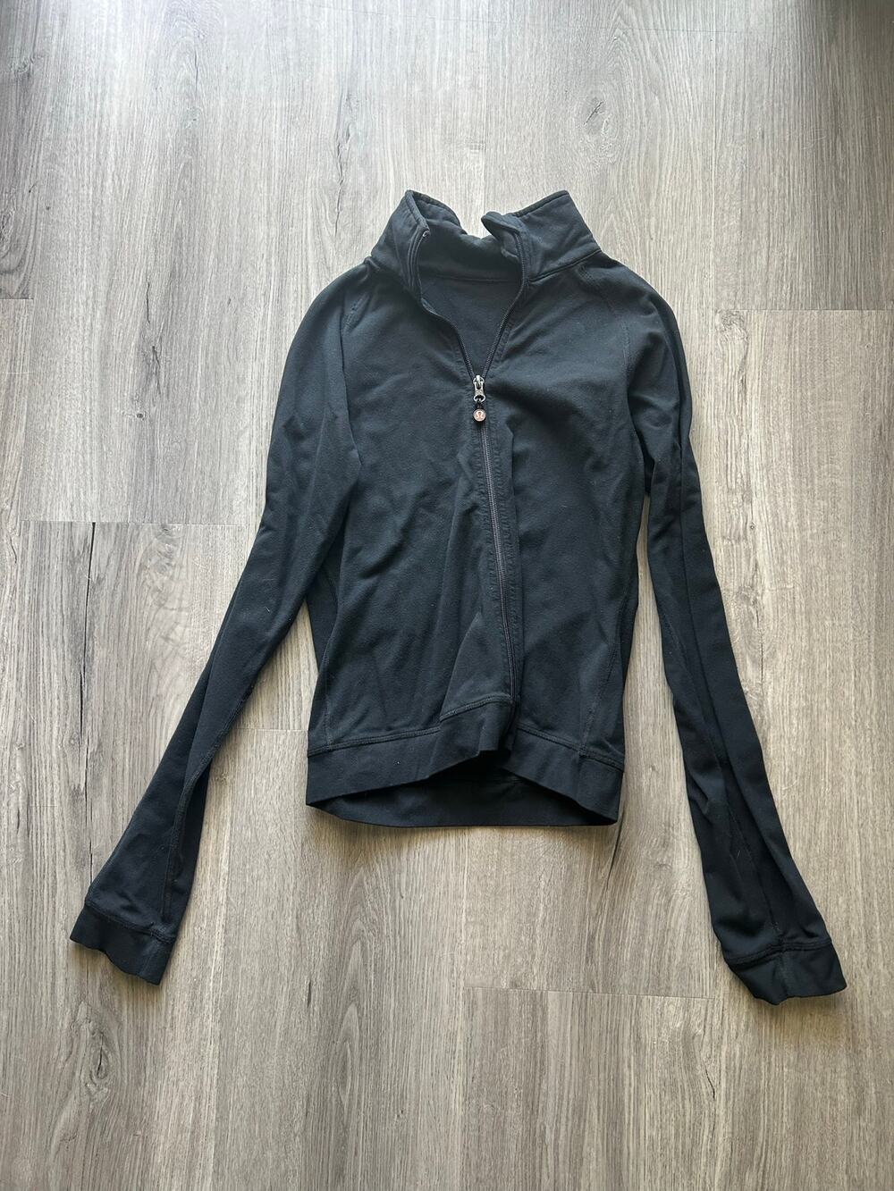 Lululemon black zip up jacket size small